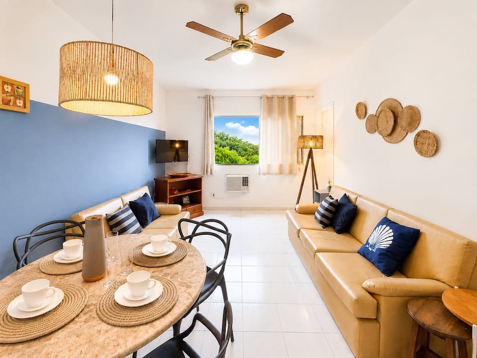 Apartamento pé na areia com vista para o mar em Ubatuba